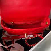 Chanel Flap Lambskin, Plexi & Gold-Tone Metal Red Size 21x14x7cm - 2
