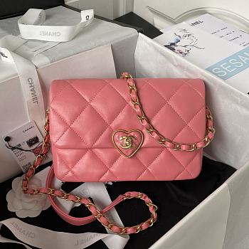 Chanel Flap Lambskin, Plexi & Gold-Tone Metal Pink Size 21x14x7cm