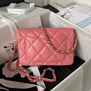 Chanel Flap Lambskin, Plexi & Gold-Tone Metal Pink Size 21x14x7cm - 4