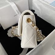 Chanel Flap Lambskin, Plexi & Gold-Tone Metal White Size 18x13.5x5.5cm - 6