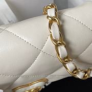 Chanel Flap Lambskin, Plexi & Gold-Tone Metal White Size 18x13.5x5.5cm - 4