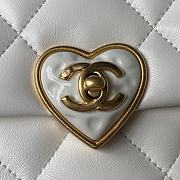 Chanel Flap Lambskin, Plexi & Gold-Tone Metal White Size 18x13.5x5.5cm - 3