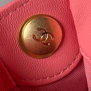 Chanel Flap Lambskin, Plexi & Gold-Tone Metal Pink Size 18x13.5x5.5cm - 6