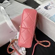 Chanel Flap Lambskin, Plexi & Gold-Tone Metal Pink Size 18x13.5x5.5cm - 5