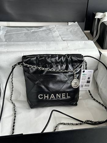 Chanel Minisize 22 Bag Black Size 19x20x6cm
