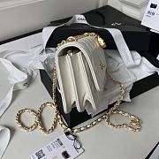 Chanel 23s Woc White Size 19cm - 2