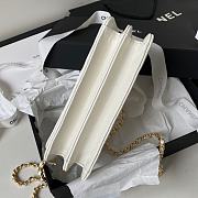 Chanel 23s Woc White Size 19cm - 3