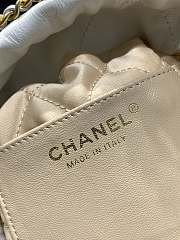Chanel Minisize 22 Bag Pearl White Size 19x20x6cm - 2