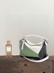 Loewe Puzzle Classic Calfskin Green 24x10x14cm - 1