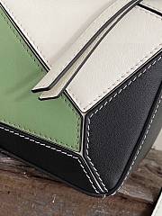 Loewe Puzzle Classic Calfskin Green 24x10x14cm - 2