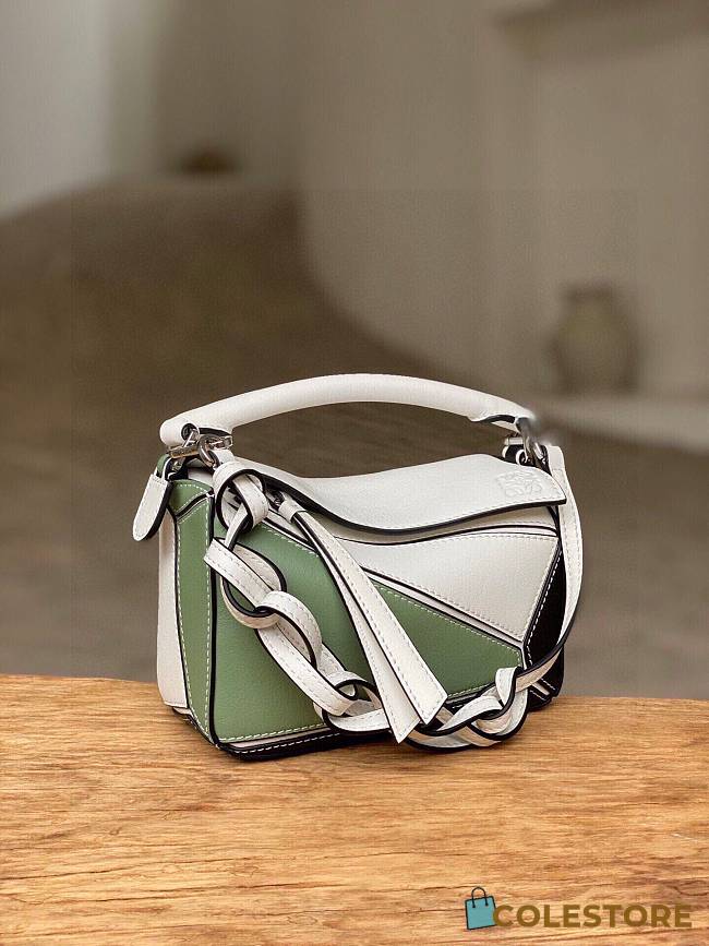 Loewe Mini Puzzle Classic Calfskin Green 18x7.5x12cm - 1