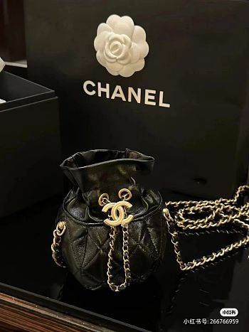 Chanel 23S Black Shiny Lambskin Clutch with Chain Black 11×10×10cm