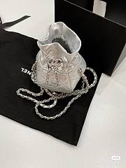 Chanel 23S Black Shiny Lambskin Clutch with Chain 11×10×10cm - 4