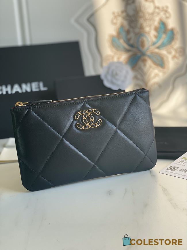 Chanel 19 Pouch Black Size 20x12.2x1cm - 1