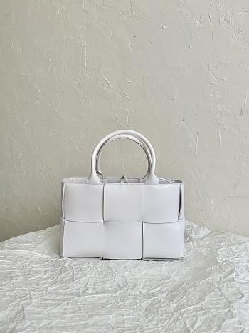  Bottega Veneta Medium Arco Tote Bag White Size 25×16×8cm