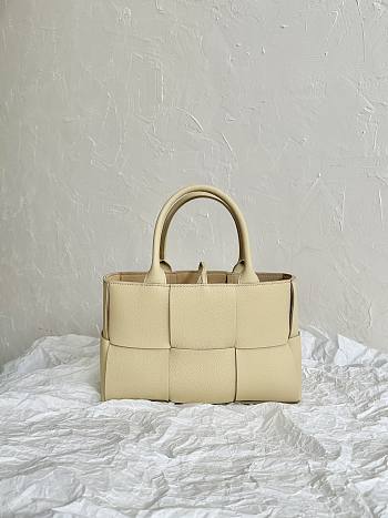  Bottega Veneta Medium Arco Tote Bag Size 25×16×8cm