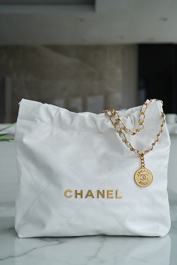 Chanel 22p Handbag White Size 35×37×7cm