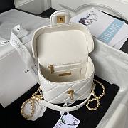 Chanel Small Vanity Lambskin White Size 12.5x15x8cm - 3