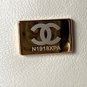 Chanel Small Vanity Lambskin White Size 12.5x15x8cm - 2