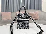 Dior Mini Book Tote-Telefoontasje Black Size 13x18x5cm  - 1