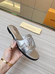  Louis Vuitton Isola Flat Slipper Silver Size 35-43cm - 4