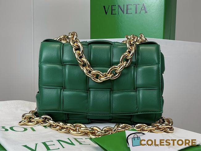 	 Bottega Veneta Padded Handbag Green Patent Leather Size 27x10x18cm - 1