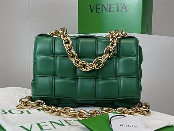 	 Bottega Veneta Padded Handbag Green Patent Leather Size 27x10x18cm