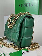 	 Bottega Veneta Padded Handbag Green Patent Leather Size 27x10x18cm - 2