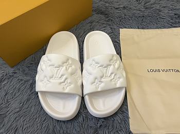 Louis Vuitton Waterfront Slipper White Size 35-45cm
