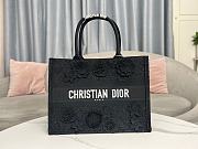 MEDIUM DIOR BOOK TOTE Black D-Lace Embroidery with 3D Macramé Effect (36 x 27.5 x 16.5 cm) - 1
