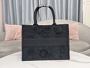 MEDIUM DIOR BOOK TOTE Black D-Lace Embroidery with 3D Macramé Effect (36 x 27.5 x 16.5 cm) - 3