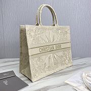 LARGE DIOR BOOK TOTE White Multicolor Rêve d'Infini Embroidery (42 x 35 x 18.5 cm) - 6
