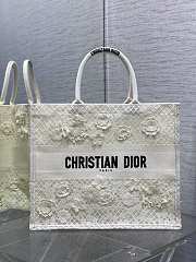 LARGE DIOR BOOK TOTE Black D-Lace Embroidery with 3D Macramé Effect 41*35*18cm - 1