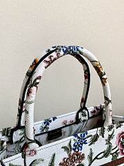 CD Book Tote Flower White Size 36×27×16cm - 3