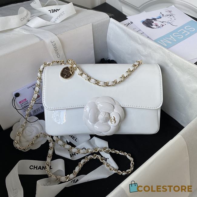 	 Chanel Fall 2023 Camellia White Size 20cm - 1