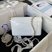 	 Chanel Fall 2023 Camellia White Size 20cm - 6