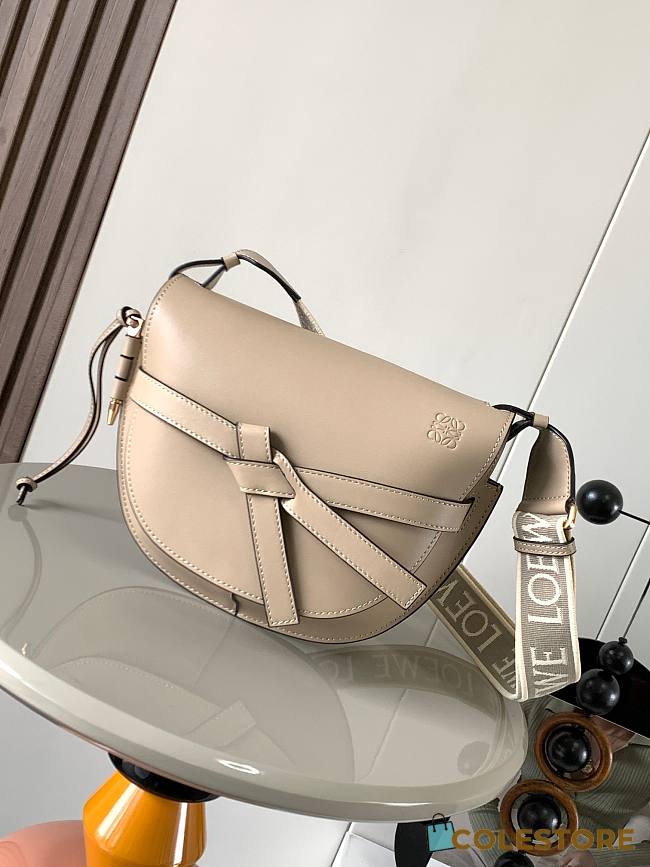 Loewe Women's Gate Mini Leather Bag Beige Size 21x13x9.5cm - 1