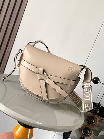 Loewe Women's Gate Mini Leather Bag Beige Size 21x13x9.5cm