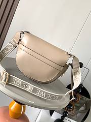 Loewe Women's Gate Mini Leather Bag Beige Size 21x13x9.5cm - 5