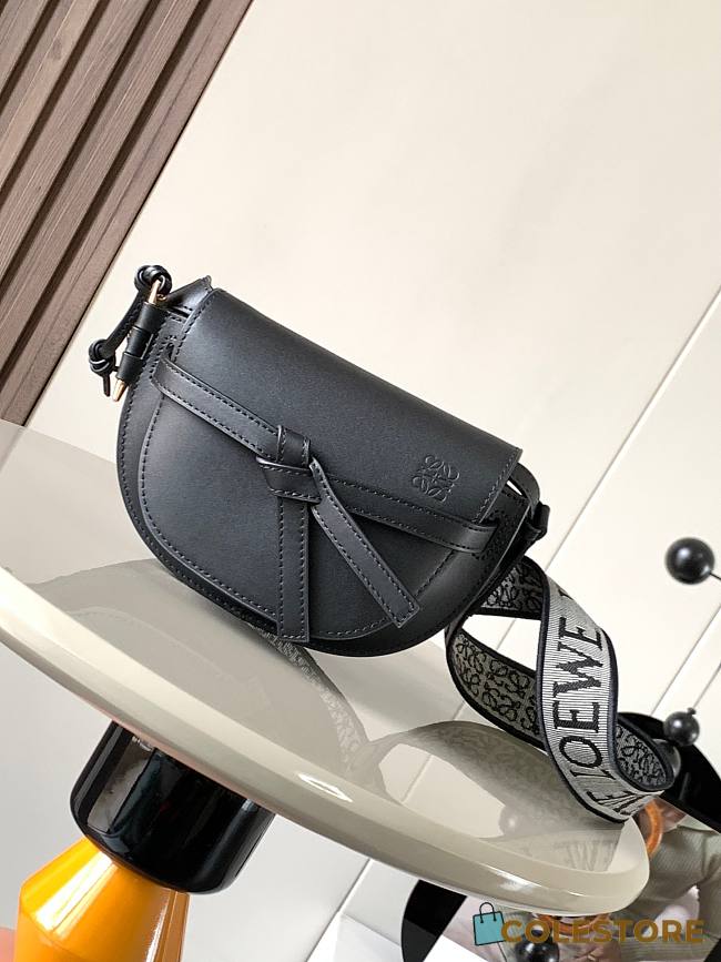Loewe Women's Gate Mini Leather Bag Black Size 21x13x9.5cm - 1
