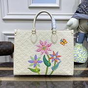 LV x YK OnTheGo MM White Size 35 x 27 x 14 cm - 1