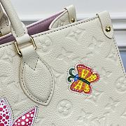 LV x YK OnTheGo MM White Size 35 x 27 x 14 cm - 6