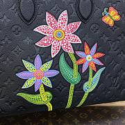 	 LV x YK OnTheGo MM Black Size 35 x 27 x 14 cm - 4