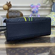 	 LV x YK OnTheGo MM Black Size 25x19x11.5cm - 4