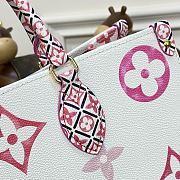 	 Louis Vuitton By The Pool OnTheGo PM Pink Size 35x27x14cm - 3