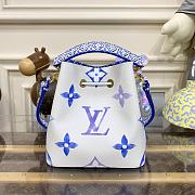 Louis Vuitton By The Pool Néonoé BB Blue Size 20*20*13 cm - 5