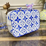 Louis Vuitton By The Pool Néonoé BB Blue Size 20*20*13 cm - 3