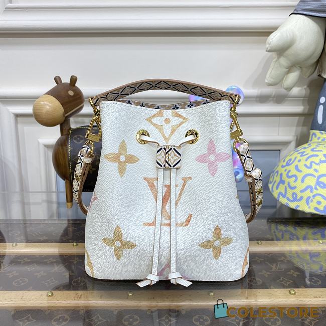 	 Louis Vuitton By The Pool Néonoé BB Beige Size 20*20*13 cm - 1