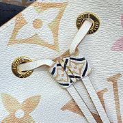 	 Louis Vuitton By The Pool Néonoé BB Beige Size 20*20*13 cm - 3