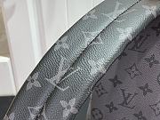 Louis Vuitton x YK Discovery Backpack Size 30 x 40 x 20 cm - 5
